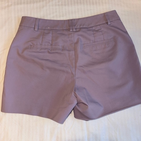 White House Black Market light Purple 5 inch Chino Shorts - Picture 4 of 5